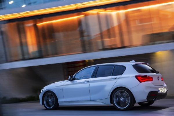 2015 BMW 1-Series (2)