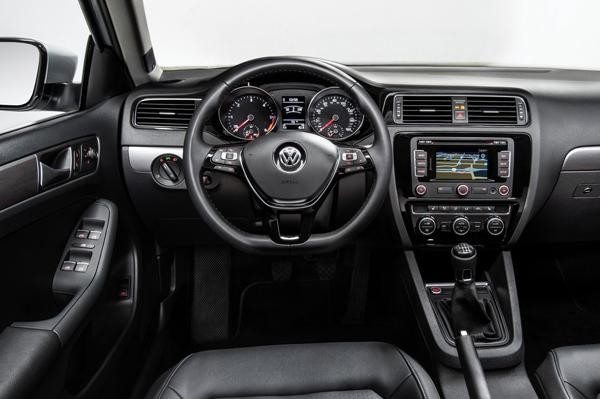 2015-volkswagen-jetta-facelift-india-launch (1)