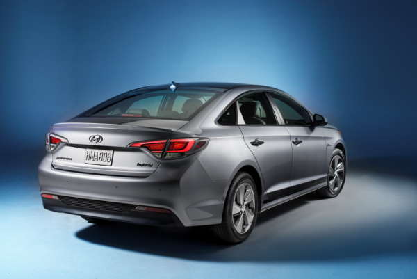 2016 Hyundai Sonata Plug-in Hybrid Electric Vehicle (PHEV), Rear 3/4 Exterior