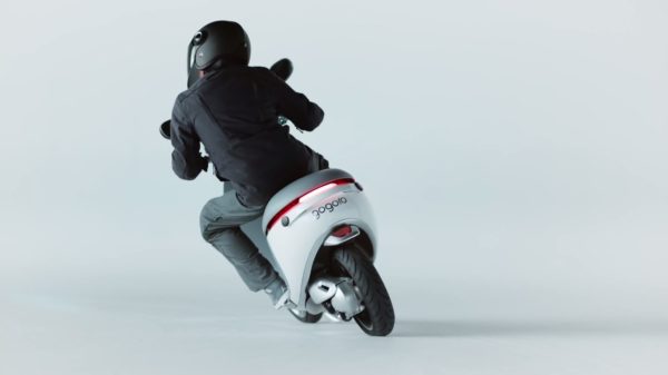 Gogoro-Smartscooter-image-2