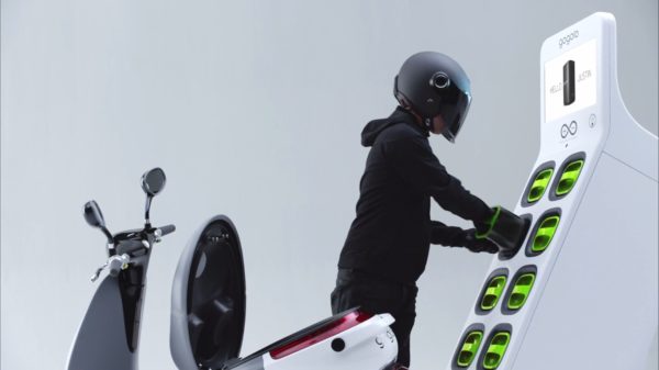 Gogoro-Smartscooter-image-4