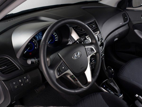 Hyundai Solaris steering wheel