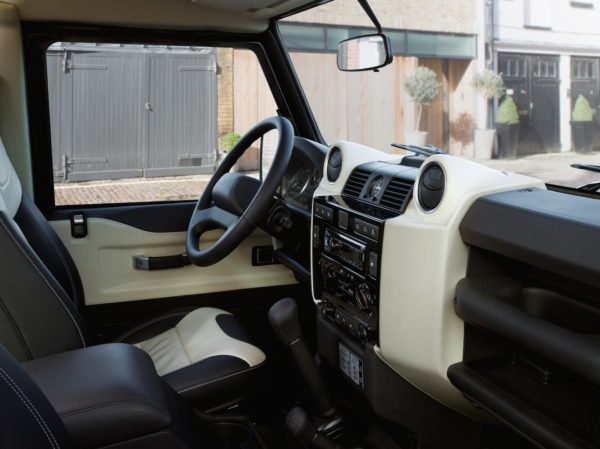 Land Rover Defender (6)