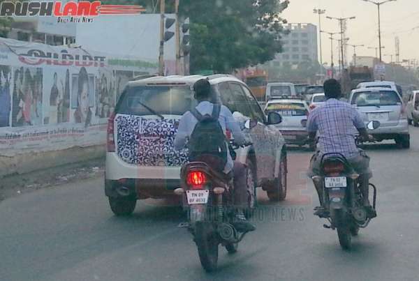 Mahindra-XUV500  facelift-spied-1