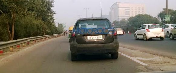 Maruti S Cross spied (2)