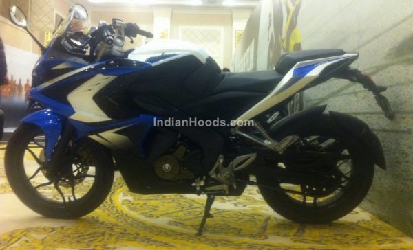 Spied-Bajaj-Pulsar-200SS-Blue-2