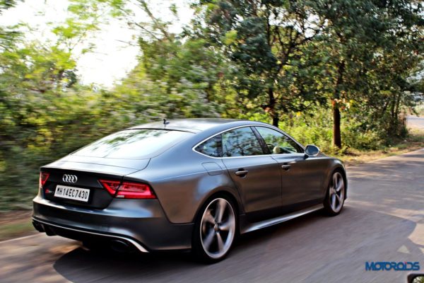 audi RS7 tracking shots front (2)