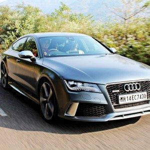 audi RS tracking shots front