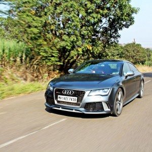 audi RS tracking shots front