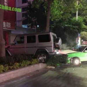 mercedes g crash china