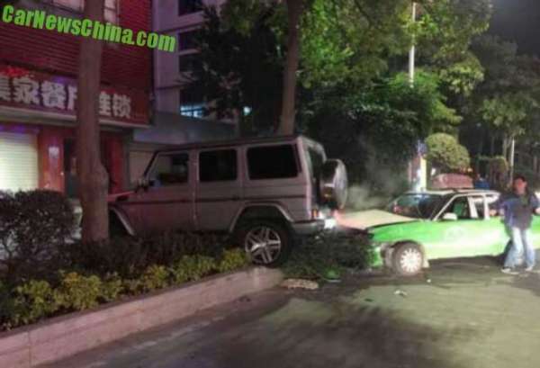 mercedes-g-crash-china-1-660x450