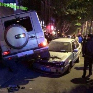 mercedes g crash china