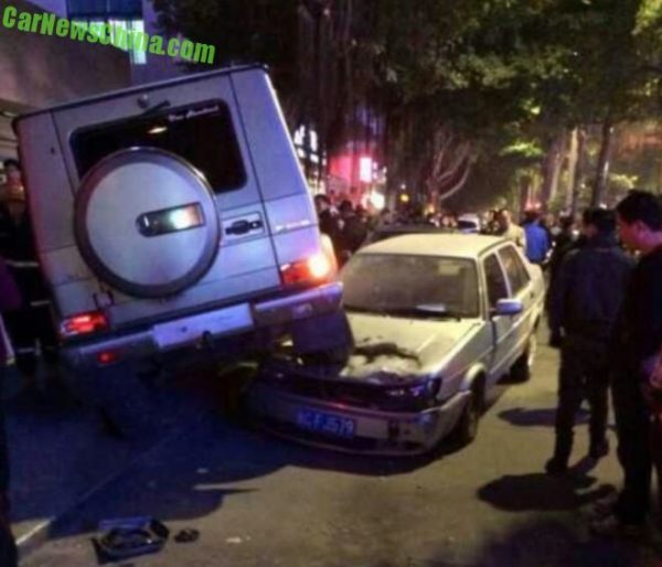 mercedes g crash china