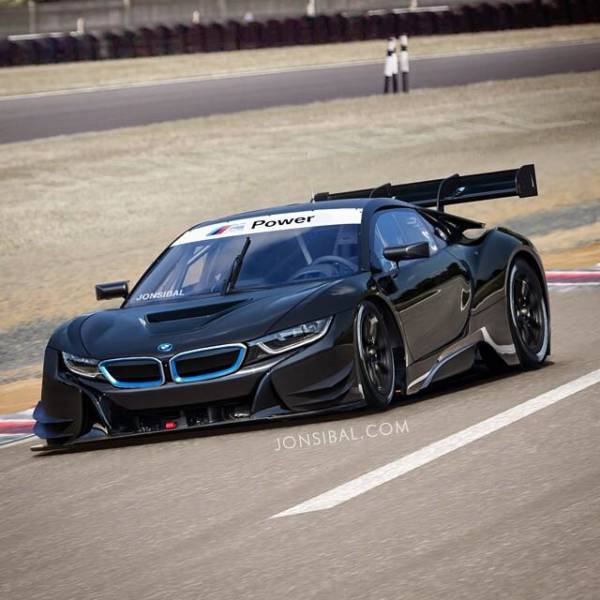 BMWiRenderedasaRacingCar