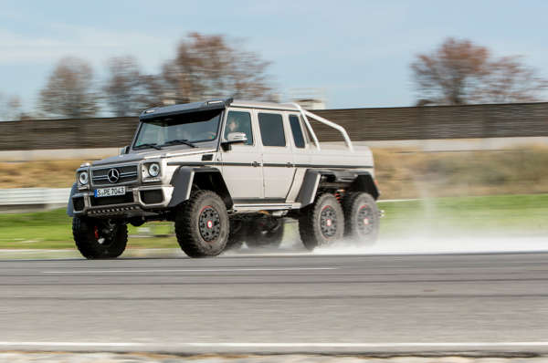 2014-mercedes-benz-g63-amg-6x6-side-drift