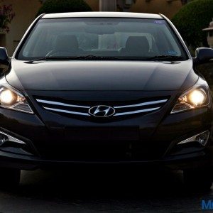 Hyundai Verna S headlight on