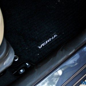 Hyundai Verna S scuff plate