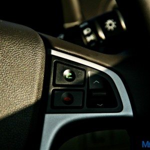 Hyundai Verna S steering controls