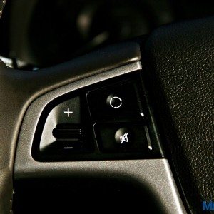 Hyundai Verna S steering controls left