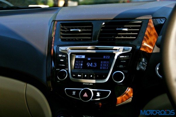 2015 Hyundai Verna 4S (31)audio system