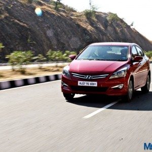 Hyundai Verna S action left front