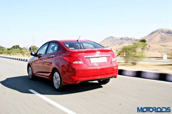 2015 Hyundai Verna 4S (51) action left rear