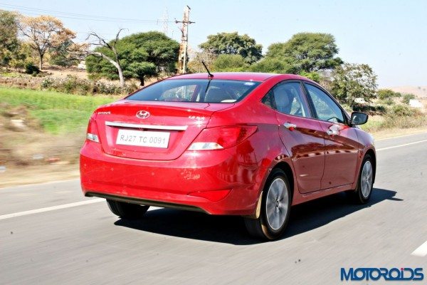 2015 Hyundai Verna 4S (57)action right rear