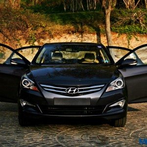 Hyundai Verna S all doors ajar