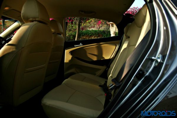 2015 Hyundai Verna 4S (83)rear seat view