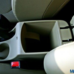 Hyundai Verna S arm rest storage