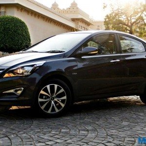 Hyundai Verna S side profile