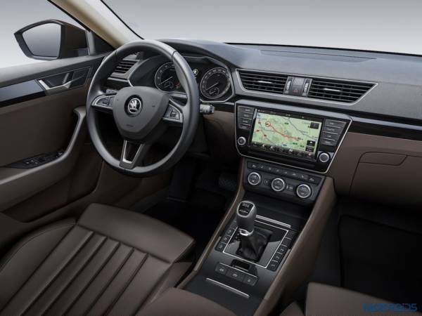 2015 Skoda Superb Interior (1)