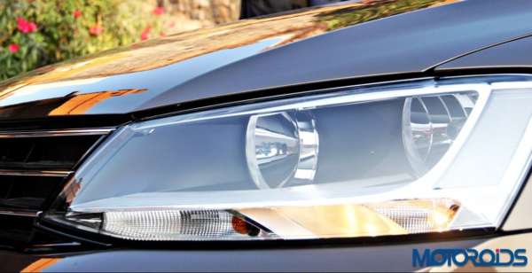 2015 Volkswagen Jetta facelift head lamps Trendline (1)