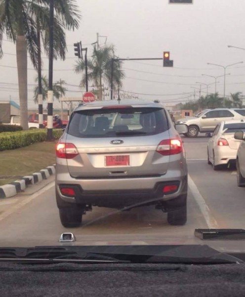 2016 Ford Endeavour (1)