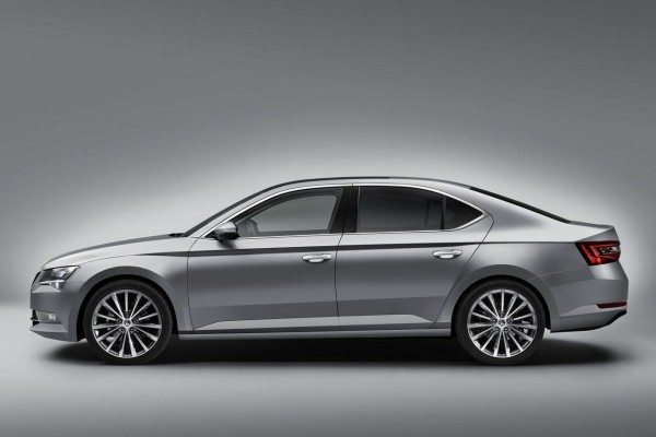 2016 Skoda Superb (5)