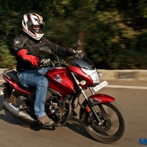 Honda CB Unicorn  Review Action Shots