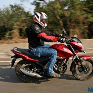 Honda CB Unicorn  Review Action Shots