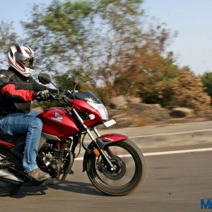 Honda CB Unicorn  Review Action Shots