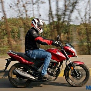 Honda CB Unicorn  Review Action Shots