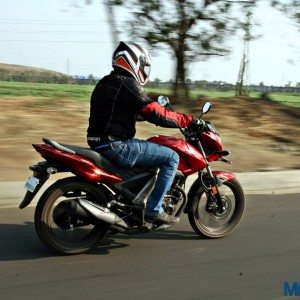 Honda CB Unicorn  Review Action Shots