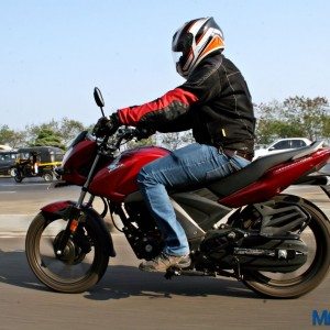 Honda CB Unicorn  Review Action Shots