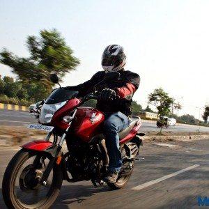 Honda CB Unicorn  Review Action Shots