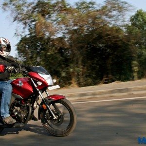 Honda CB Unicorn  Review Action Shots