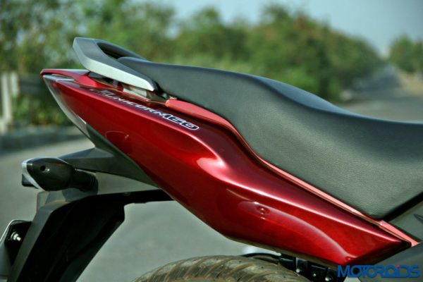 Honda CB Unicorn 160 Review - Static and Details - Rear Panel and Seat