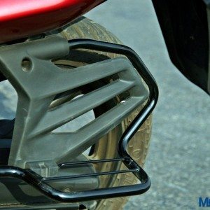 Honda CB Unicorn  Review Static and Details Saree Guard