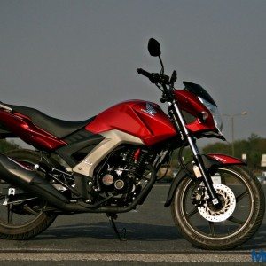 Honda CB Unicorn  Review Static and Details Side