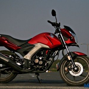 Honda CB Unicorn  Review Static and Details Side