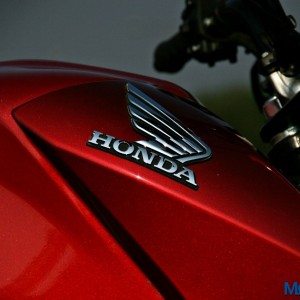 Honda CB Unicorn  Review Static and Details Tank Logo