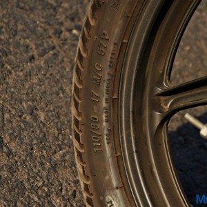 Honda CB Unicorn  Review Static and Details Tyre