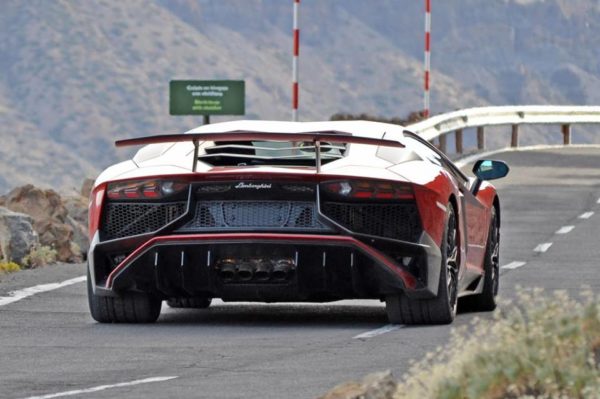 Lamborghini Aventador SV (9)